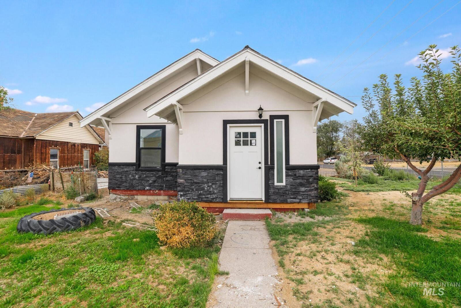Property Photo: 228 8th Ave S ID 83316