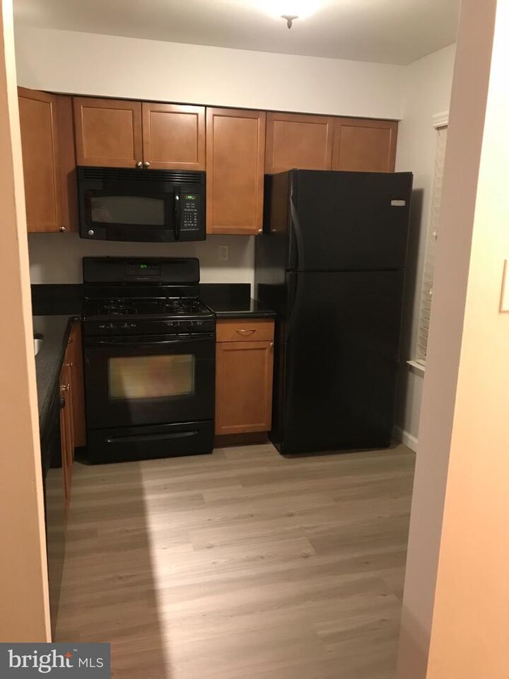 Property Photo:  549 Shetland Court  NJ 08080 
