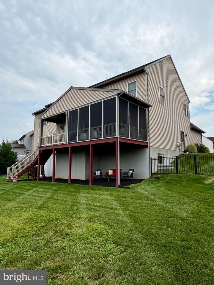 Property Photo:  104 Scenic Ridge Drive  PA 17036 