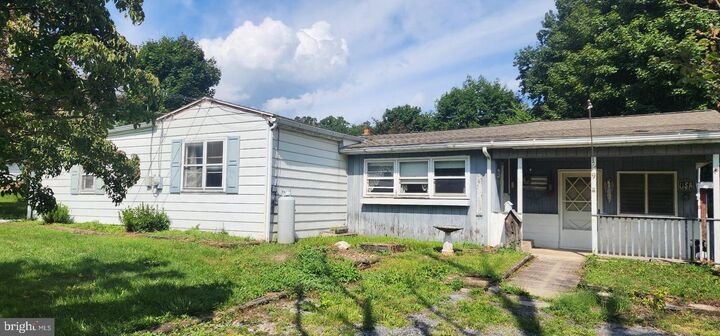 Property Photo:  9 Clear Spring Road  PA 17019 