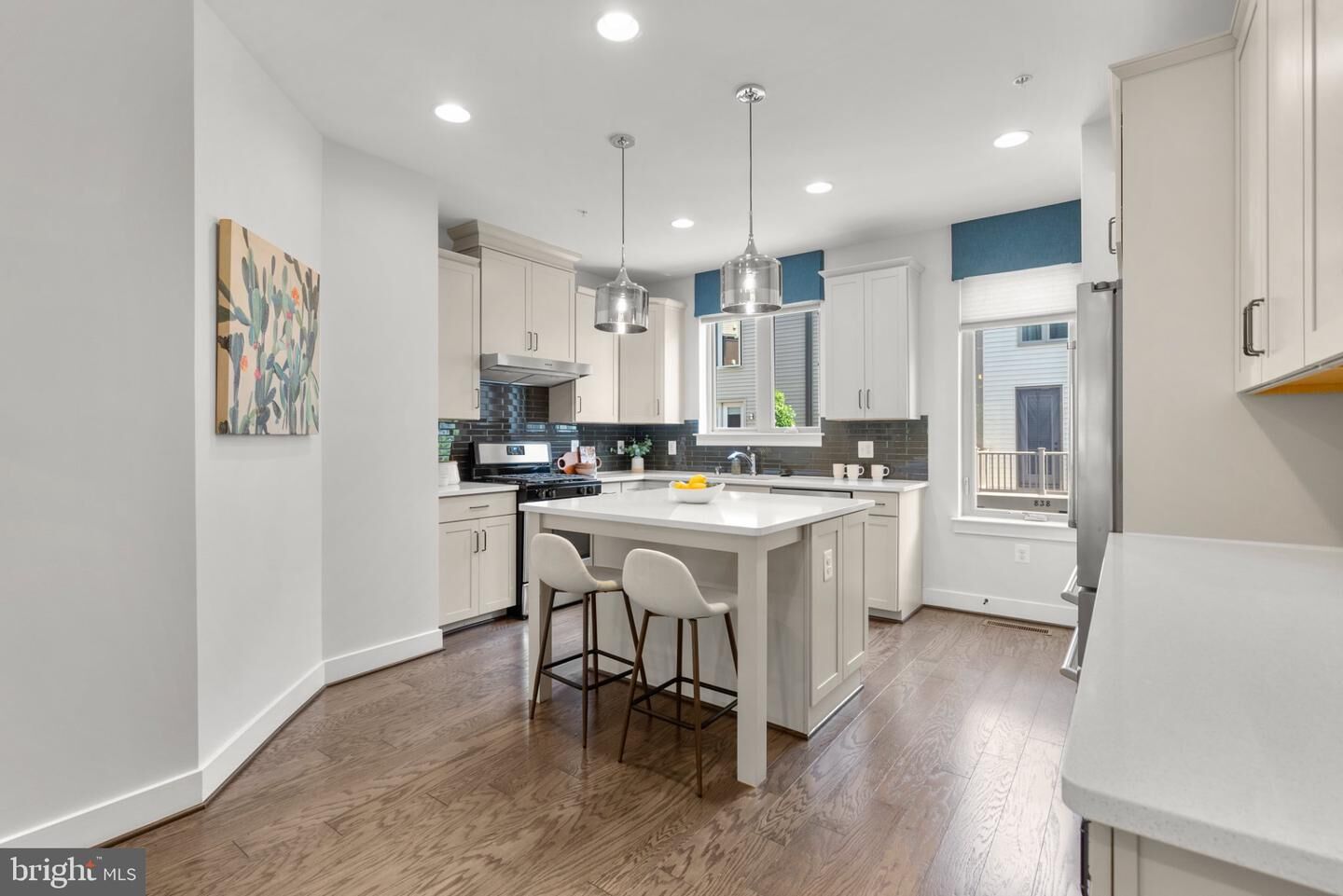 Property Photo: 820 Thompson Crescent 26 MD 20852