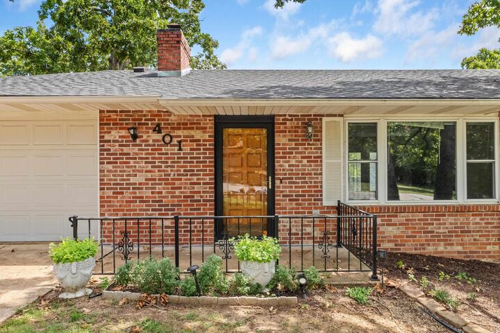 Property Photo:  401 Westwood Drive  AR 72653 
