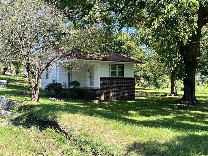 Property Photo:  301 Pecan Street  AR 72104 