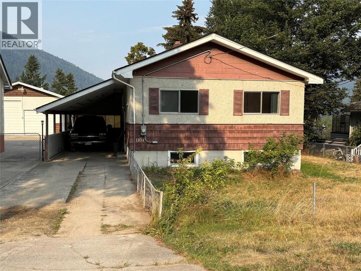 Property Photo:  1104 McQuarrie Avenue  BC V1L 1B2 