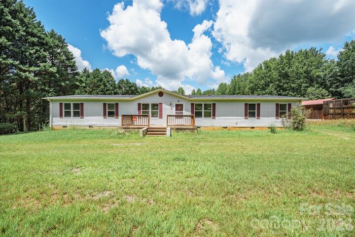 Property Photo: 2341 Nc 18 US 64 Highway NC 28655