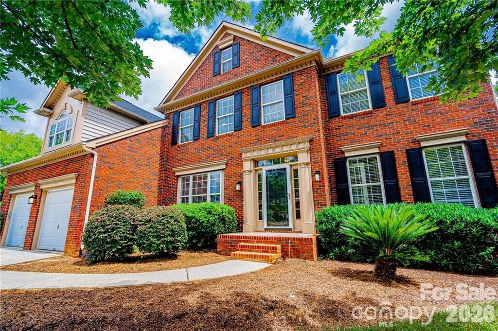 Property Photo:  605 Queenswater Lane  NC 28173 
