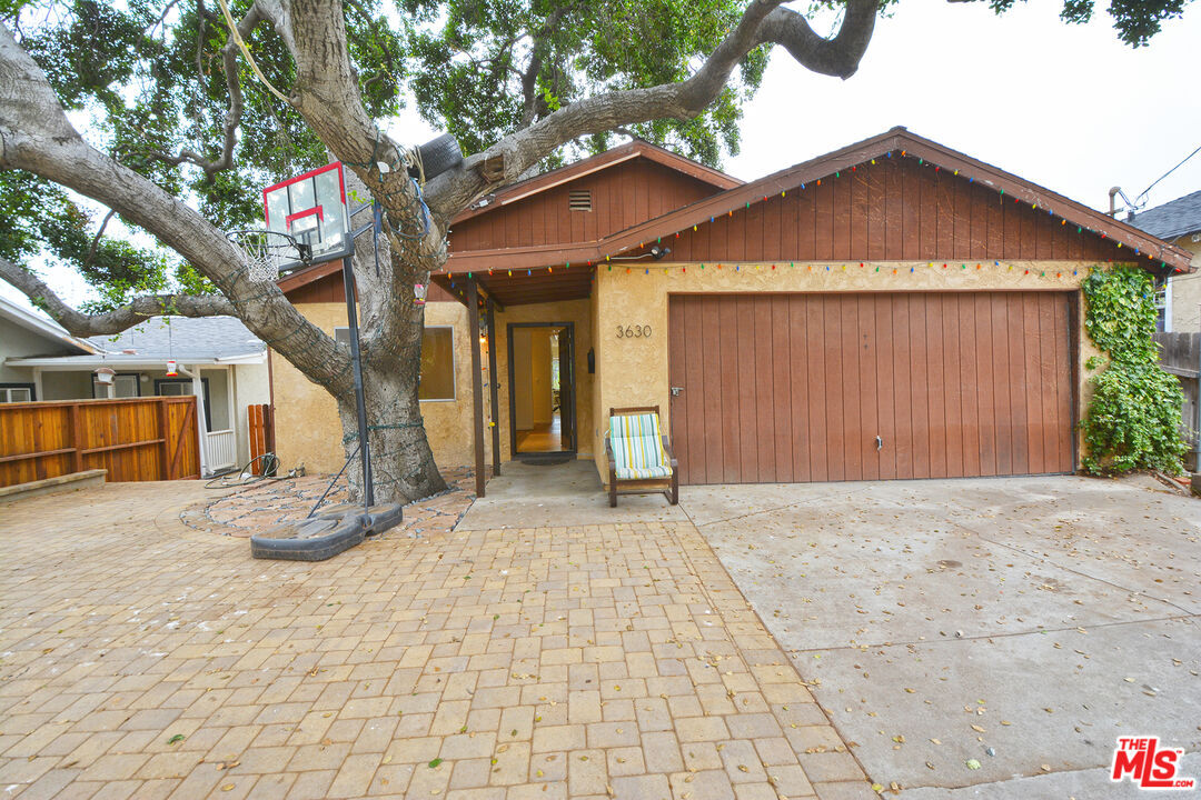 Property Photo:  3630 2nd Ave  CA 91214 