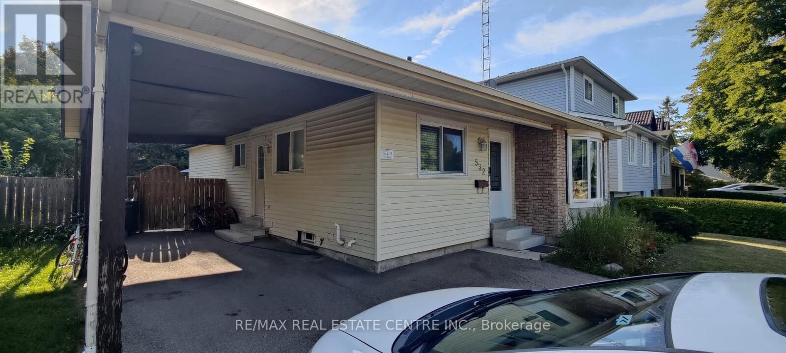 Property Photo: 532 Woodward Avenue ON L9T 3B8