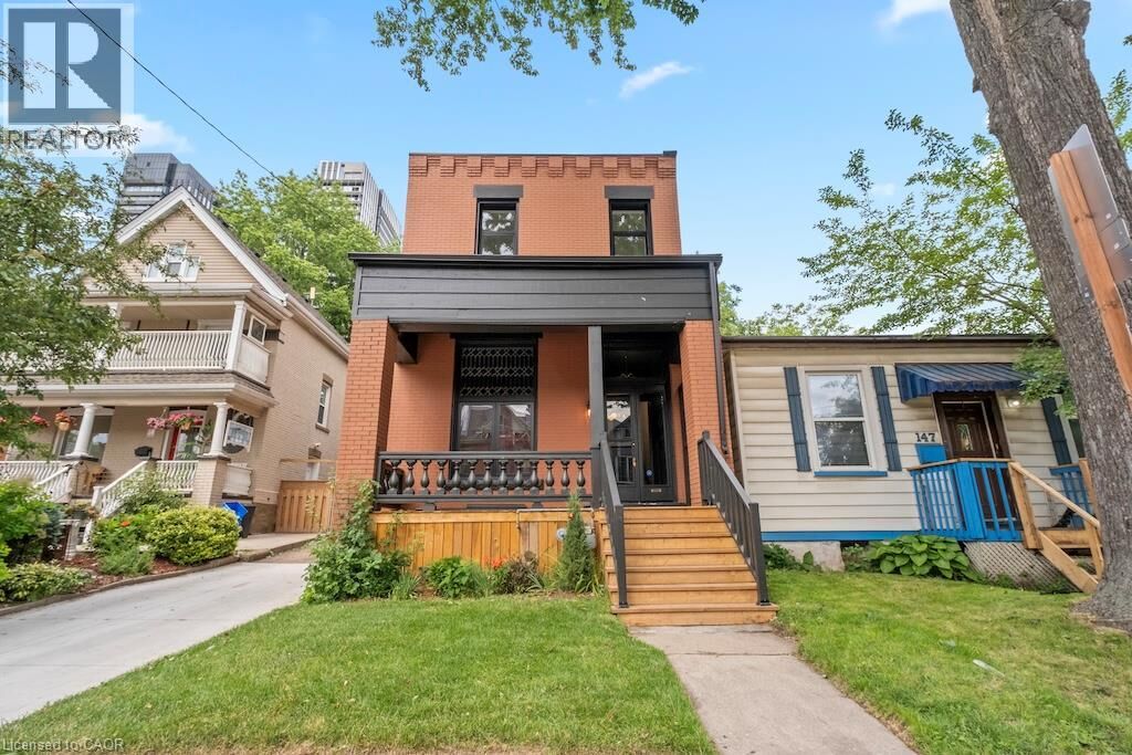 Property Photo:  143 Catharine Street North  ON L8R 1J5 