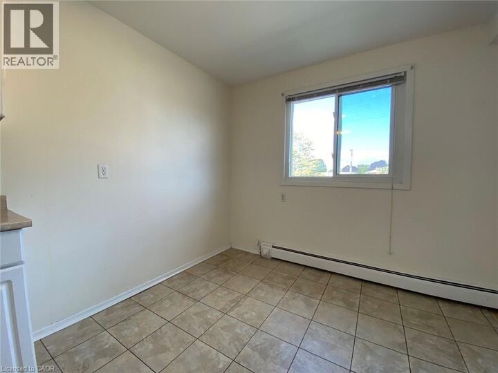 Property Photo:  75 Harold Avenue 4  ON N2A 2H9 