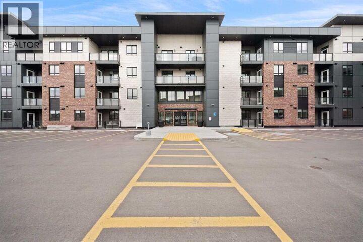 Property Photo:  520 Reynolds Avenue Southwest  AB T4B 5X9 