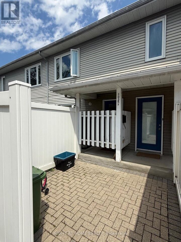 Property Photo:  1035 Cummings Avenue B  ON K1J 9K5 