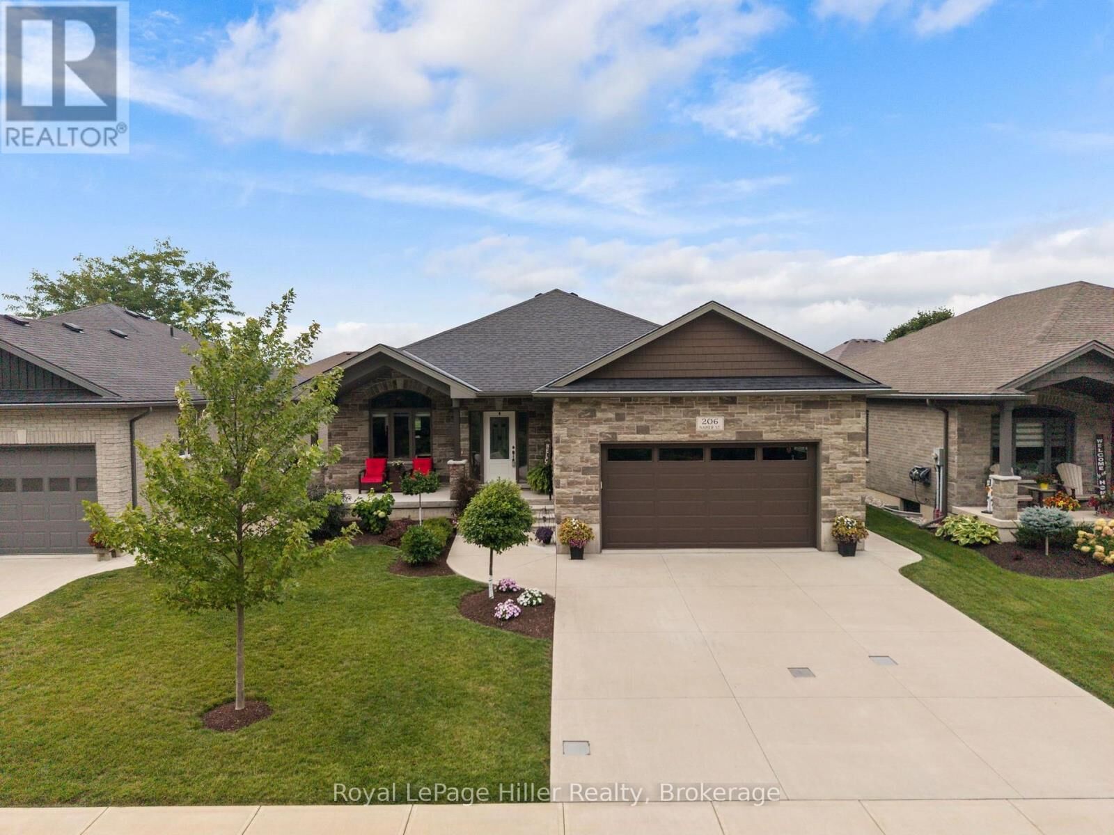 Property Photo:  206 Napier Street  ON N0K 1N0 