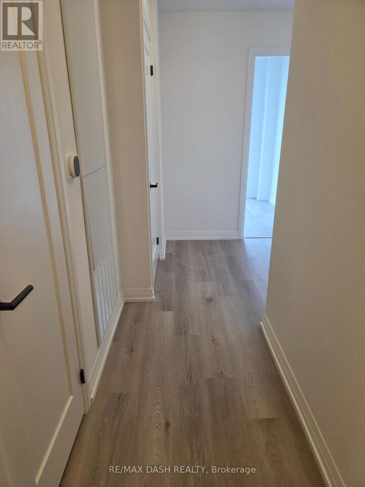 Property Photo: 280 Dundas Street West 3013 ON M5T 0E3