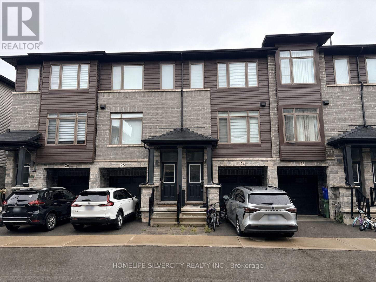 Property Photo: 575 Woodward Avenue 24 ON L8H 0B3