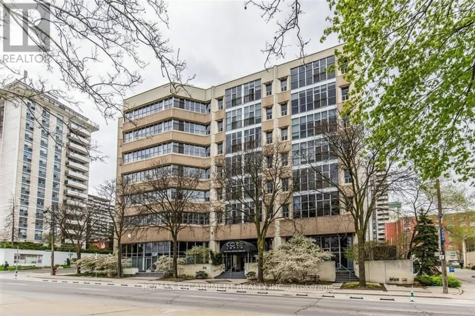 Property Photo:  66 Bay Street South 106  ON L8P 4Z6 
