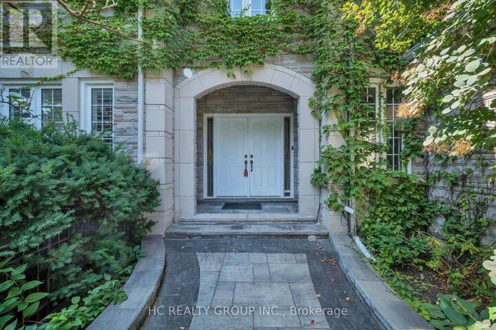 Property Photo: 77 Sutcliffe Crescent ON L6C 1X2