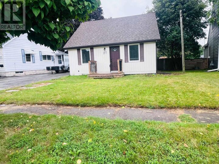 Property Photo:  27 Normandy Boulevard  ON L7G 1V9 