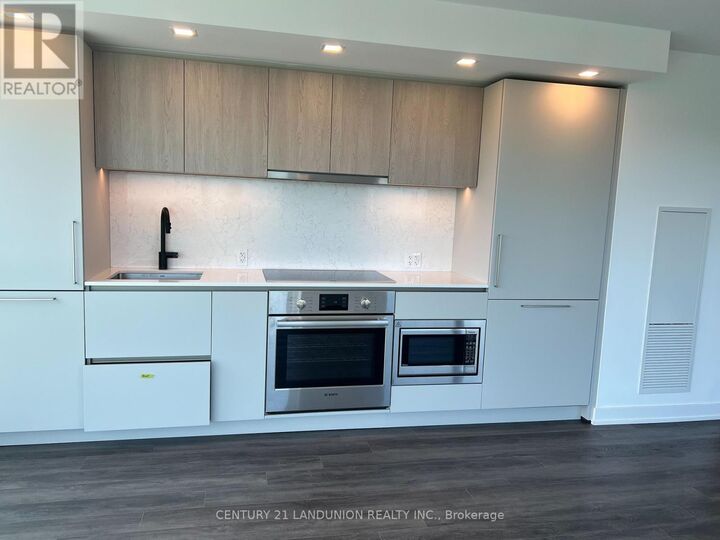 Property Photo: 609 Sherbourne Street 1507 ON M4X 0A4