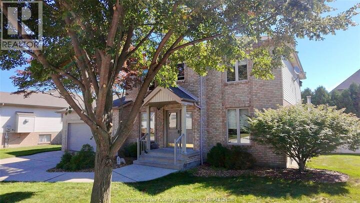 Property Photo:  128 Pheasant Run Drive  ON N8L 0Z7 