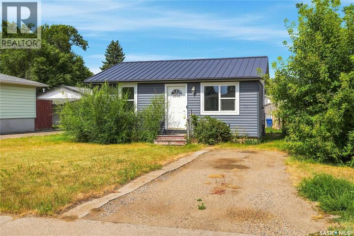 Property Photo: 1014 Hastings Street SK S6H 5R8