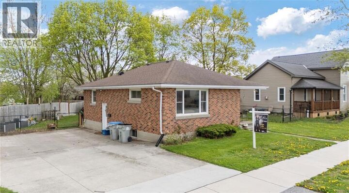 Property Photo:  19 Broadway Street  ON N0N 1J0 