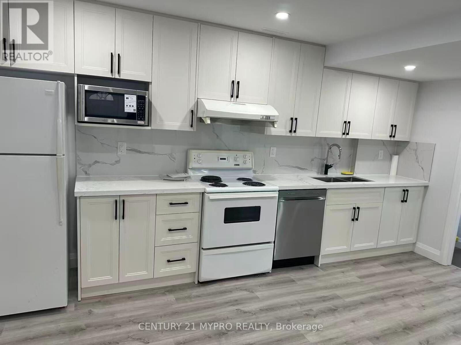 Property Photo: 5 Chant Crescent Lower ON L3R 1Y7