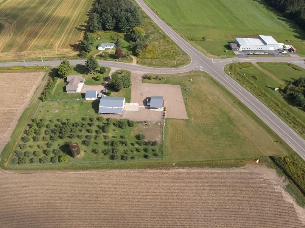 Property Photo:  W10009 County Road B  WI 54424 