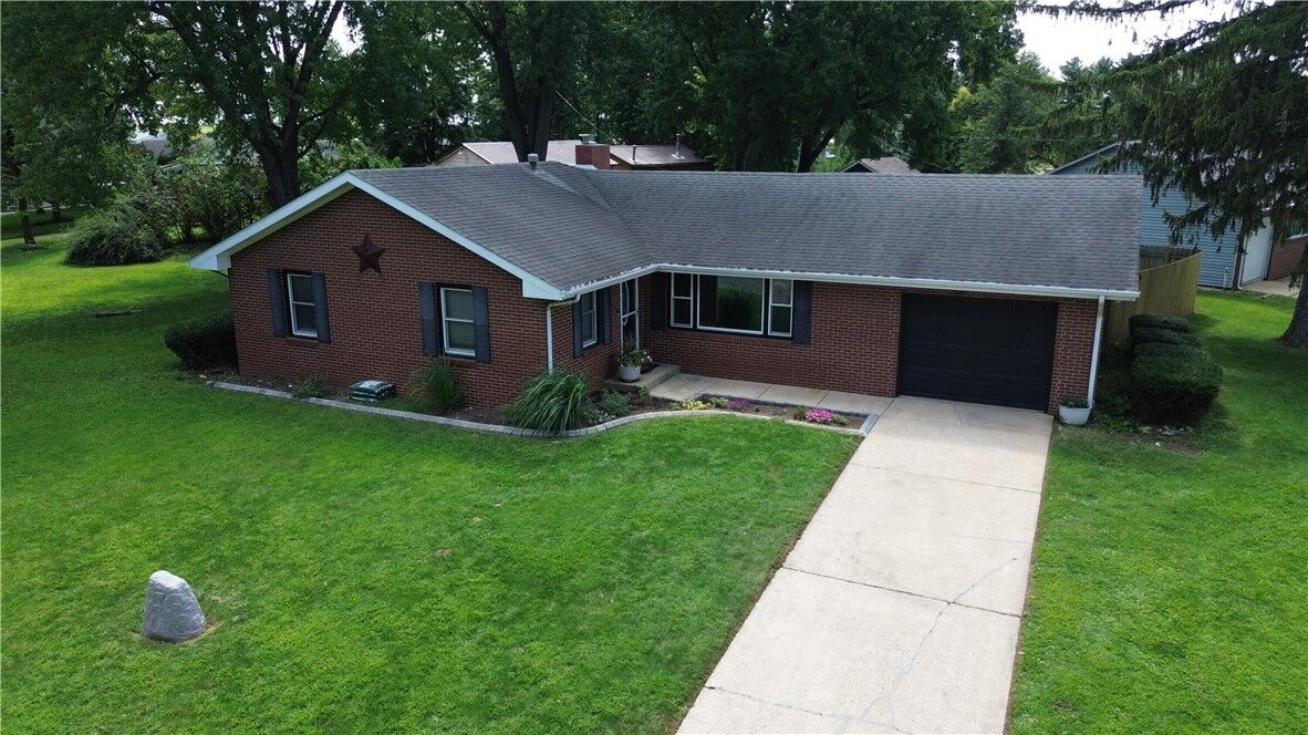 Property Photo: 106 Lakeview Drive IL 61817