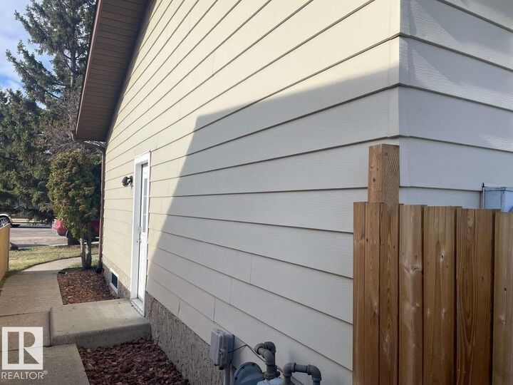 Property Photo:  1929 65 Street NW  AB T6L 1M1 