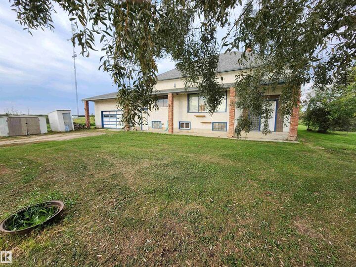 Property Photo:  461080 Rge Road 250  AB T9A 1W8 