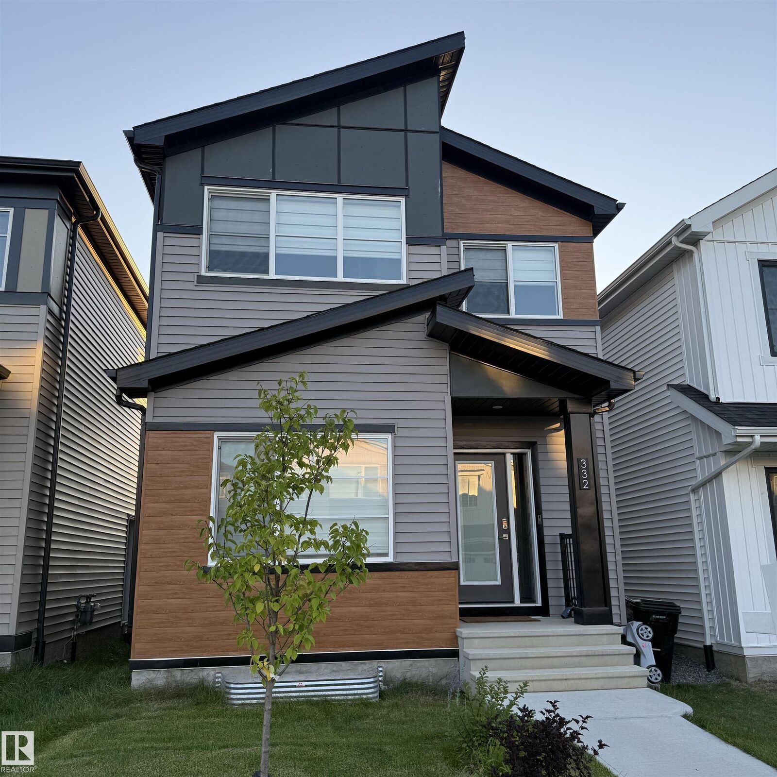 Property Photo:  332 29 Street SW  AB T6X 3E7 