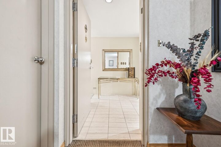 Property Photo: 10010 119 Street NW 501 AB T5K 1Y8