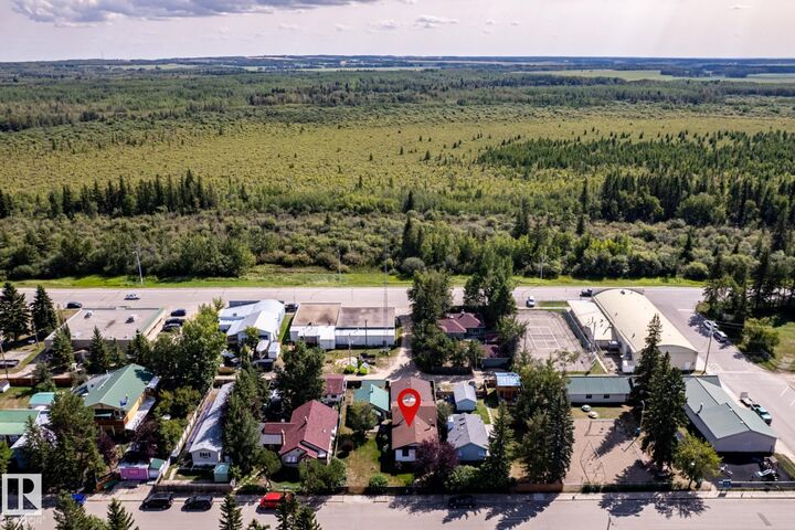 Property Photo:  614 1 Avenue  AB T0C 1X0 
