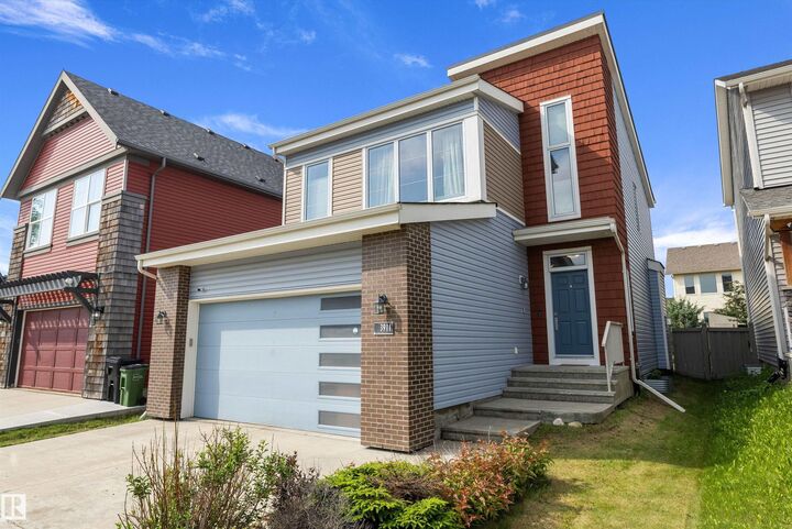 Property Photo:  3911 Claxton Loop SW  AB T6W 1Y6 