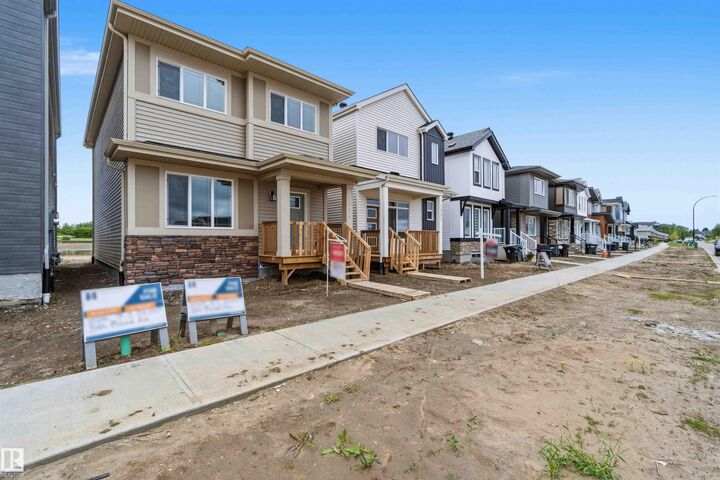 Property Photo:  1084 McLeod Avenue  AB T7X 4G8 