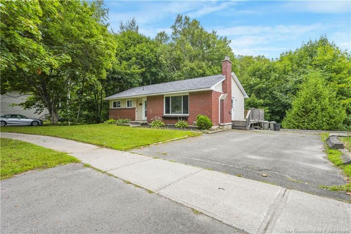 Property Photo:  132 Topcliffe Crescent  NB E3B 4P9 