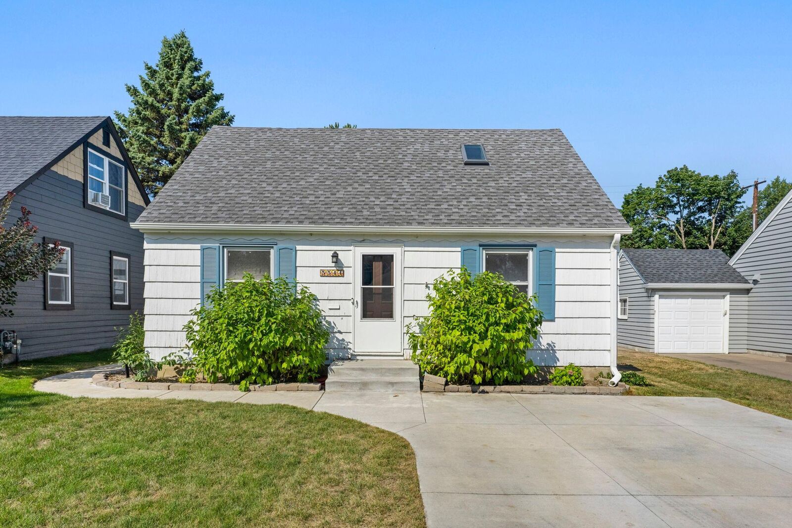 Property Photo:  5544 York Avenue S  MN 55410 