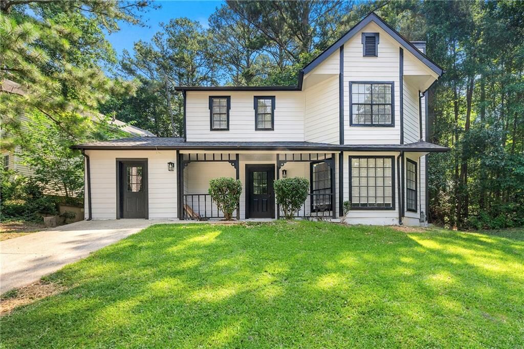 Property Photo:  534 Woodcrest Manor Drive  GA 30083 
