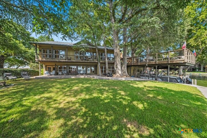 Property Photo:  107 Palmkey Street  TX 78123 
