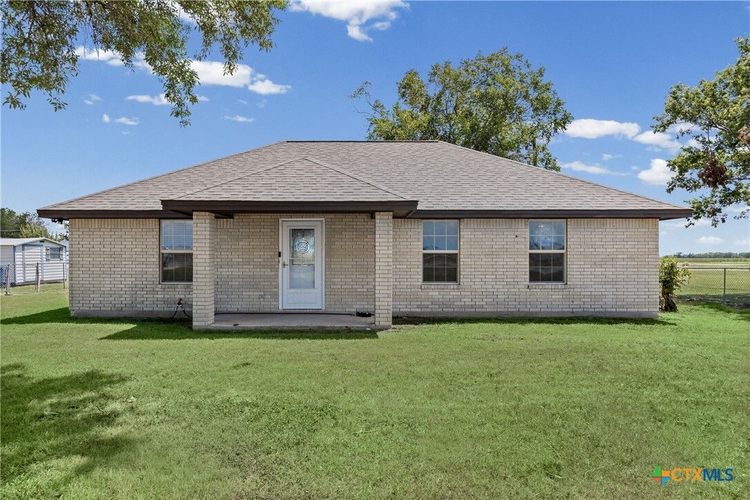 Property Photo: 403 County View Road TX 78644