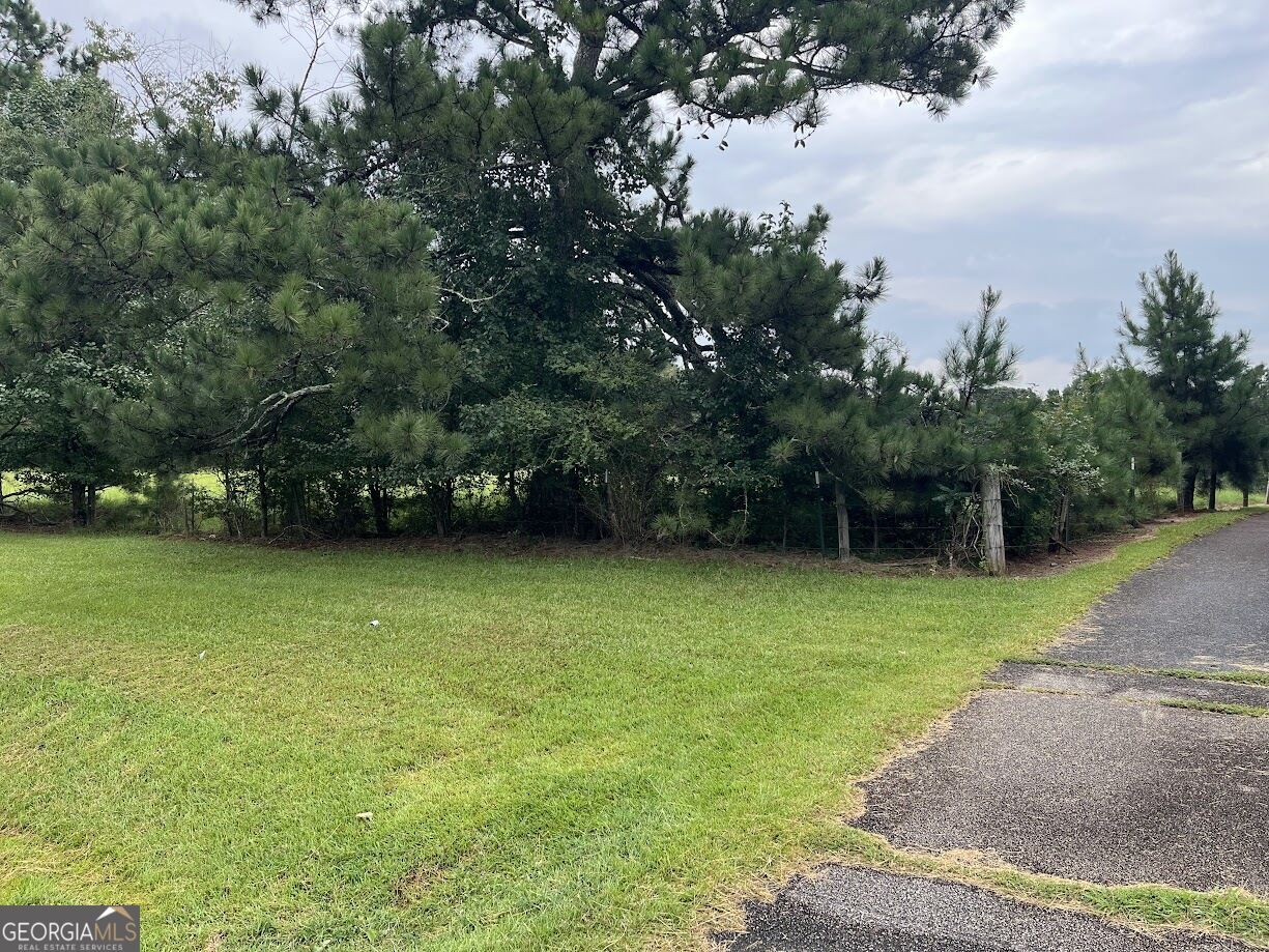 Property Photo:  569 Weldon Road  GA 30268 