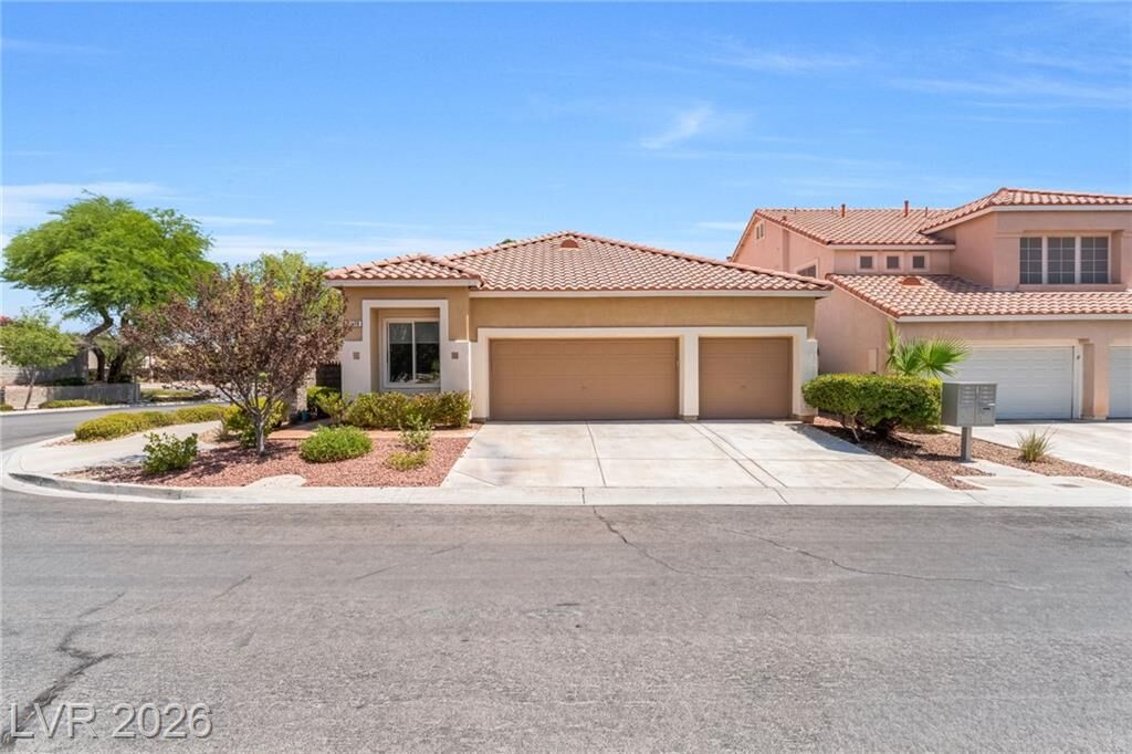 Property Photo: 808 Cambridge Cross NV 89144