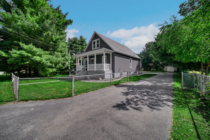 Property Photo: 304 S Roosevelt Road IN 46534