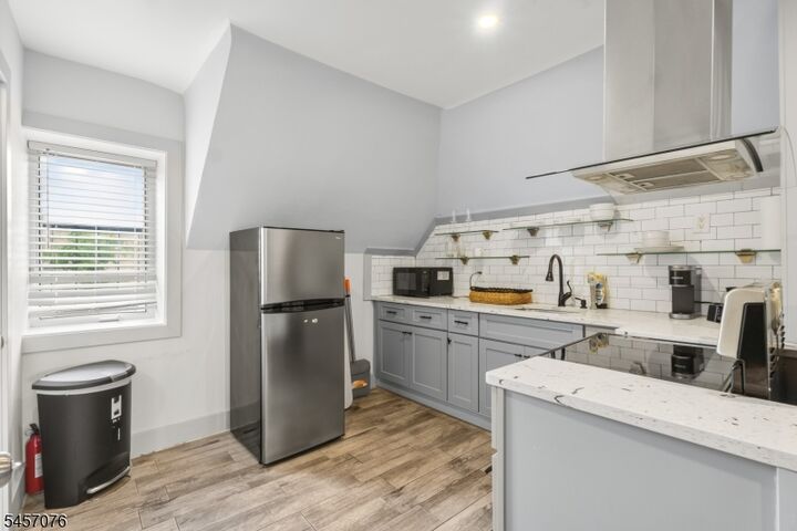 Property Photo:  53 2nd Ave 3  NJ 07107 