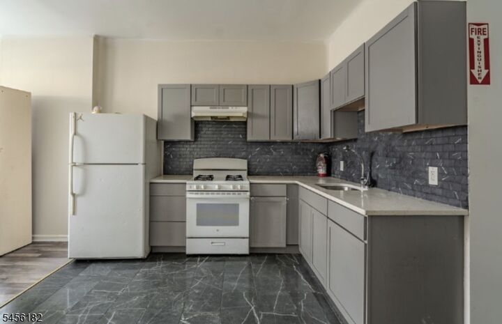 Property Photo: 324 14th Ave NJ 07103