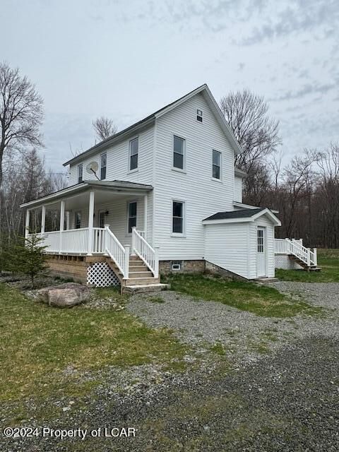 Property Photo:  17 Tobyhanna Road  PA 18424 