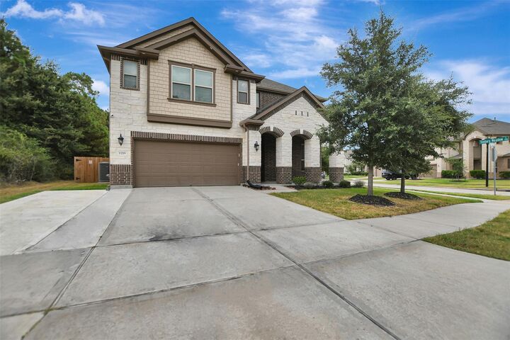 Property Photo:  13219 Bellwick Arbor Trace  TX 77044 
