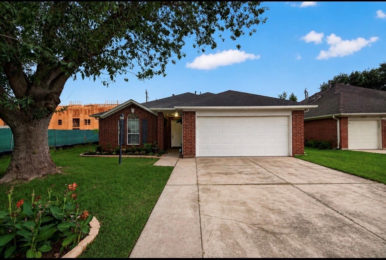 Property Photo: 3501 Riverside Drive TX 77581