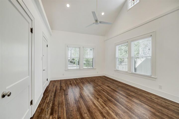 Property Photo:  303 W Clay 1  TX 77019 